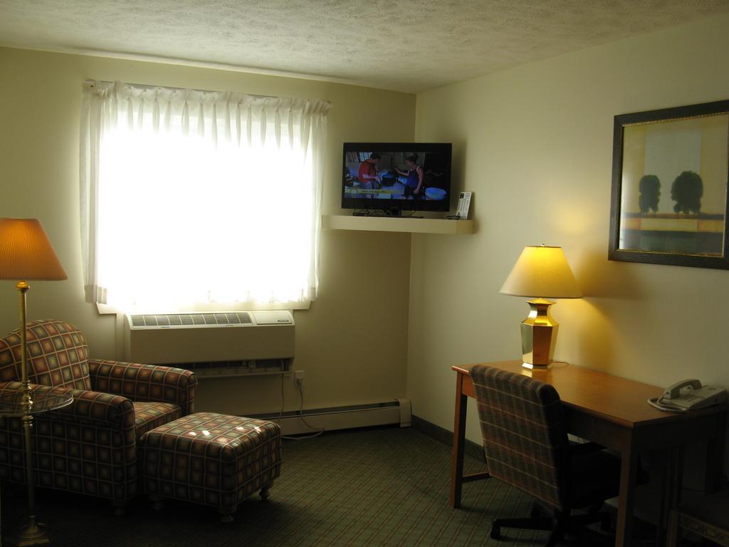 Handys Extended Stay Suites Colchester Chambre photo